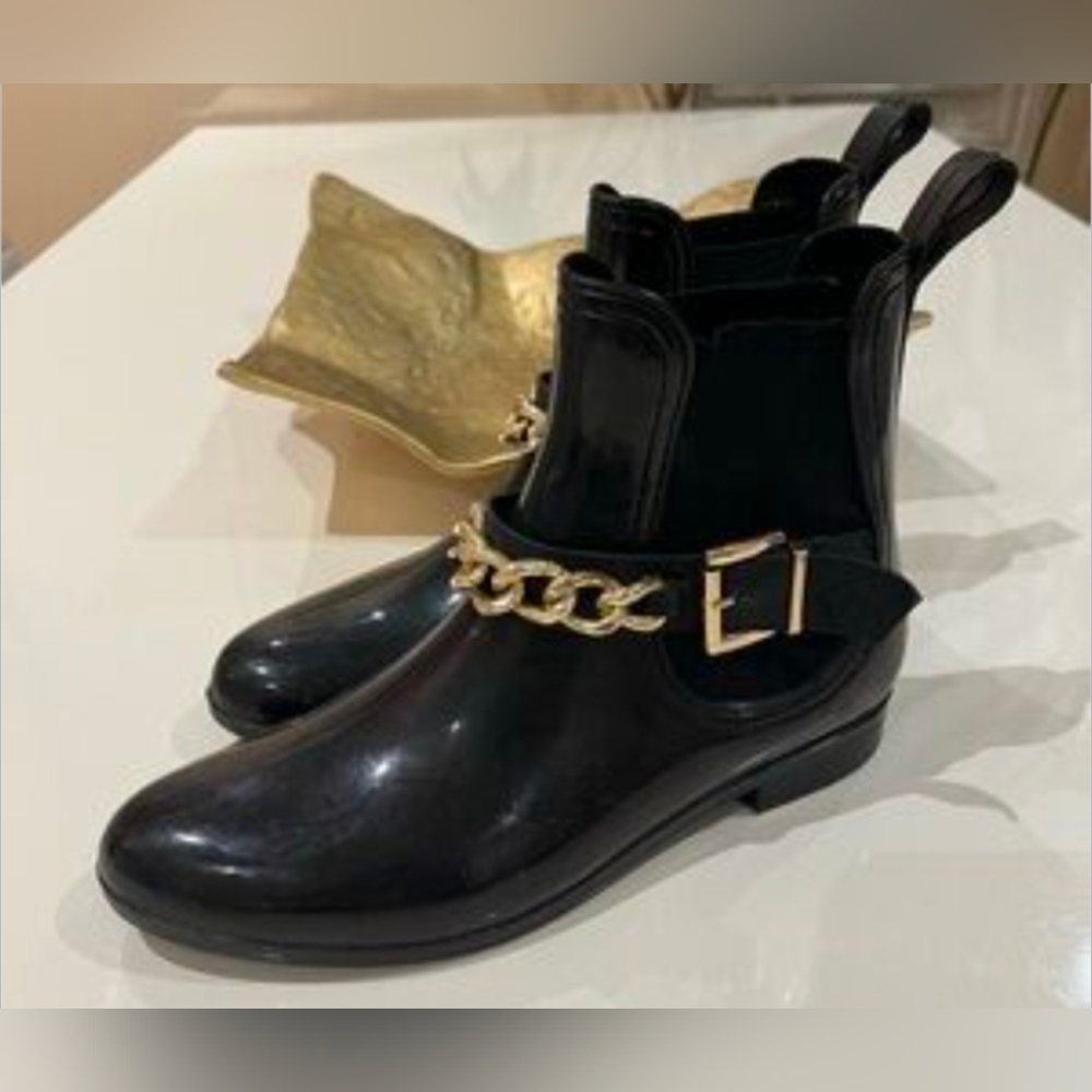 Call It Spring Black Ankle Rain ๐ง๏ธ โ Boots with Chain Detail Size 8 - Picture 2 of 11